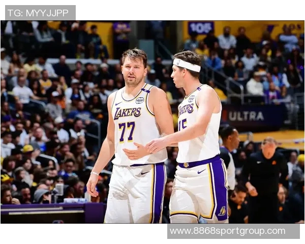 开拓者媒体人称里夫斯状态出色湖人队在东契奇与老詹归来后实力不容小觑 开拓者媒体人称里夫斯状态出色湖人队在东契奇与老詹归来后实力不容小觑