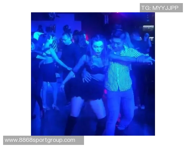 快船主场迎来万圣节派对后首胜续写胜利篇章